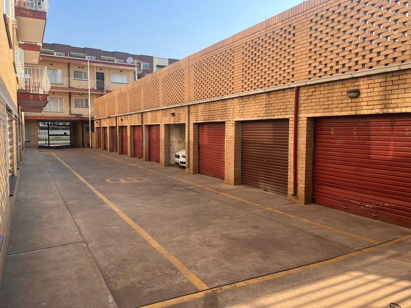 2 Bedroom flat for sale - Photo 2