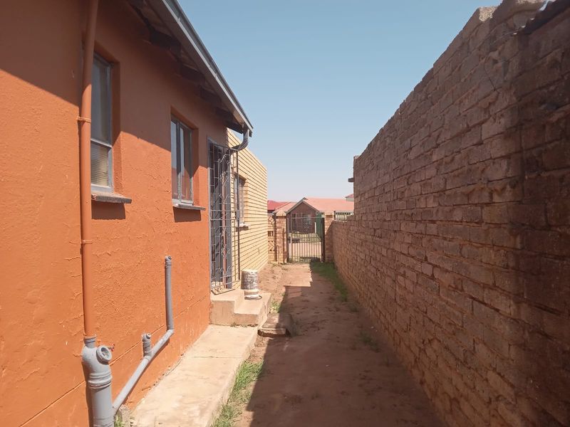 Well-Maintained Two-Bedroom Home with Extra Income Potential - Photo 9