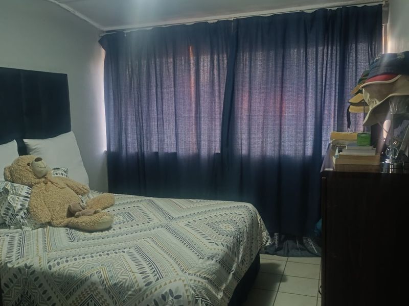 Neat 2-Bedroom Flat for Sale - Photo 7