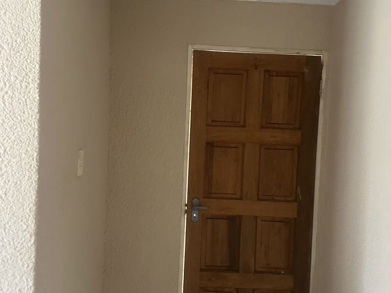 🏡 A HOME FULL OF POTENTIAL – YOUR NEXT CHAPTER STARTS HERE! - Photo 10