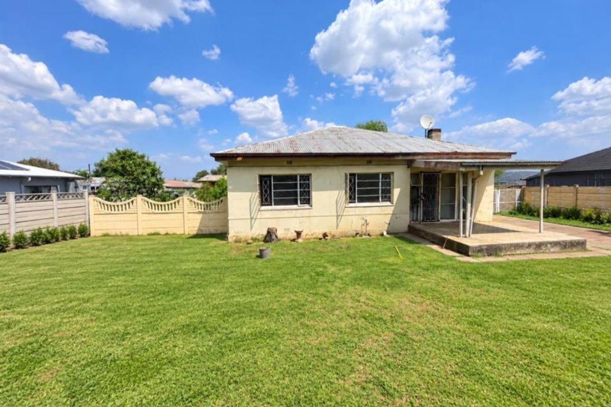 HOUSE FOR SALE IN ROTH DENE – GREAT POTENTIAL, GREAT LOCATION! - Photo 3