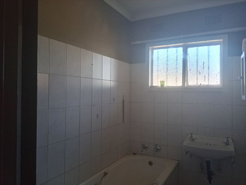3 Bedrooms - Photo 10