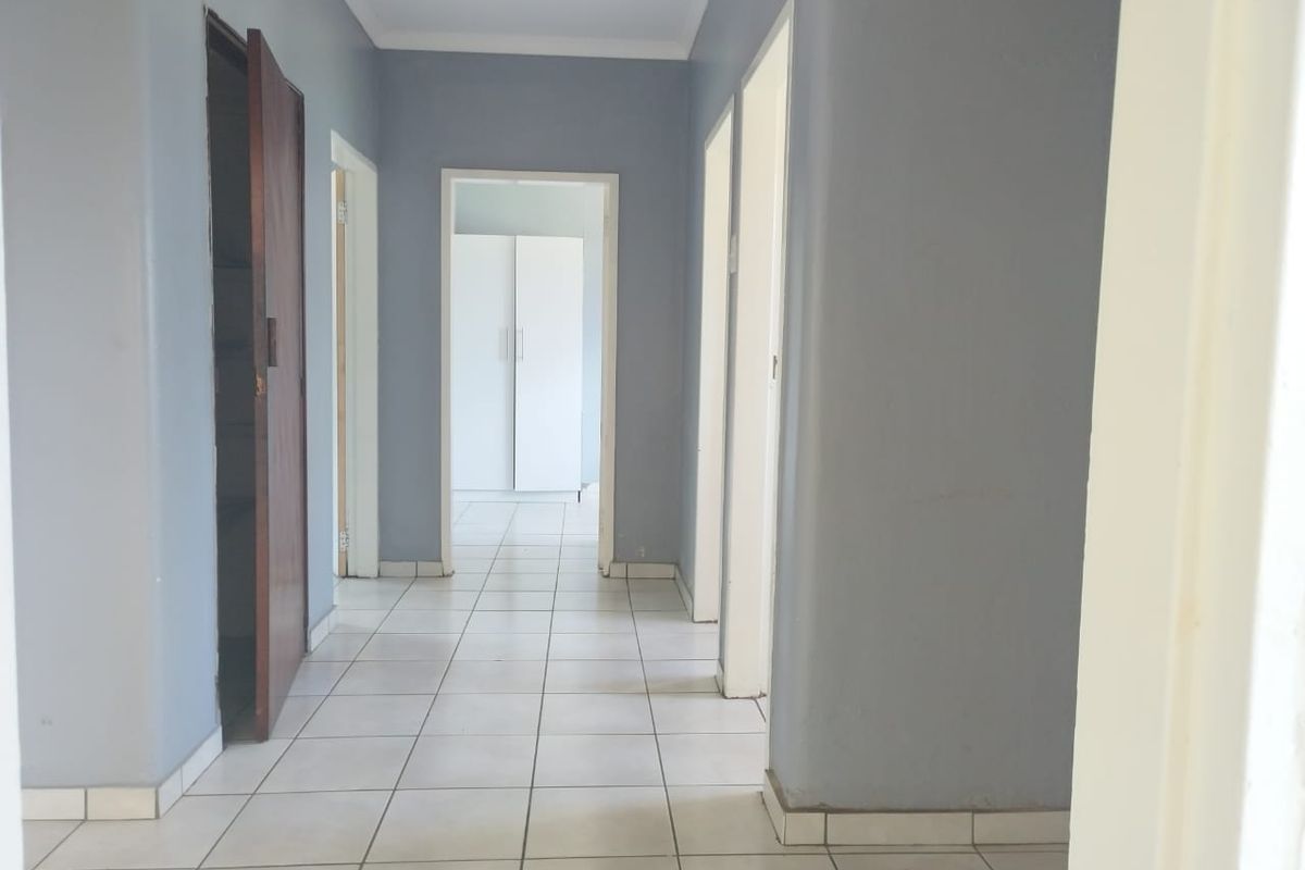 Spacious family home for sale - Photo 2