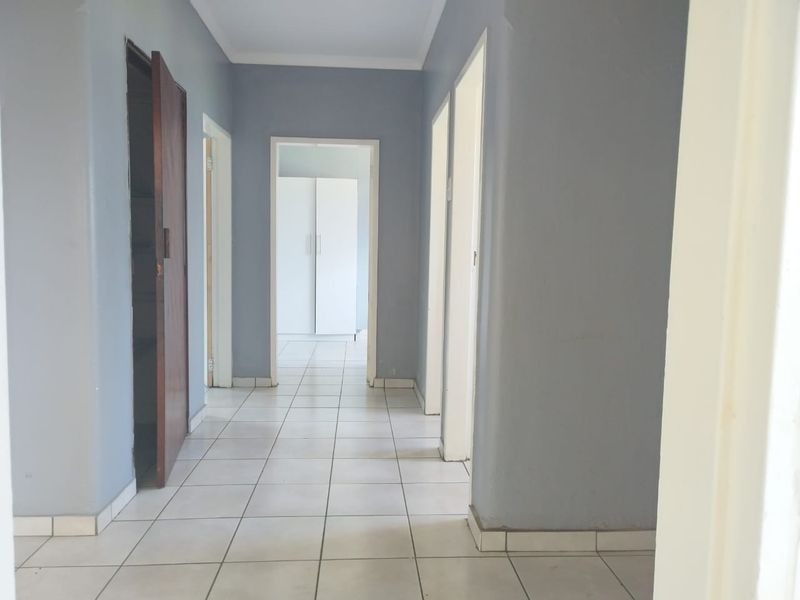 Spacious family home for sale - Photo 2