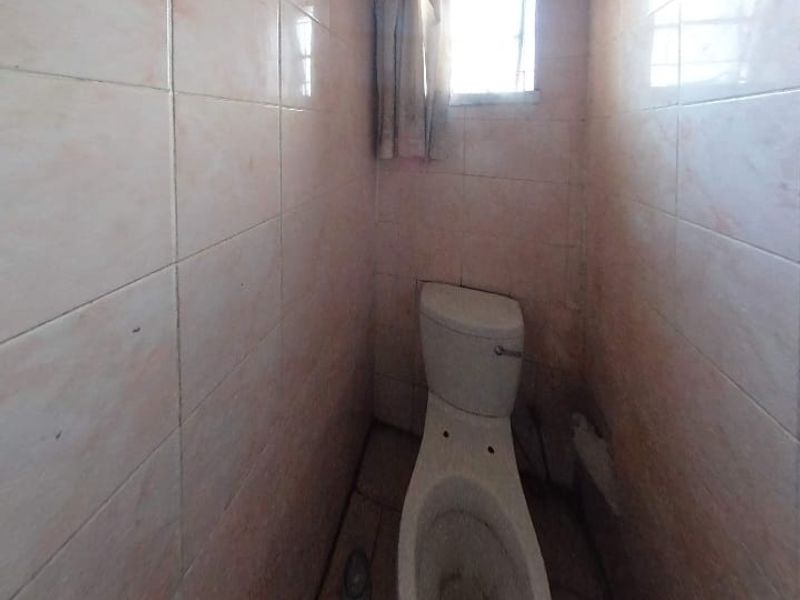 Fully Tenanted 6-Bedroom Commune – Prime Investment in Vereeniging Central - Photo 7