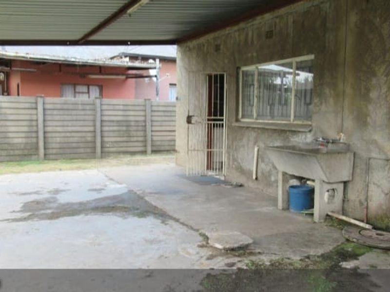 Fully Tenanted 6-Bedroom Commune – Prime Investment in Vereeniging Central - Photo 3