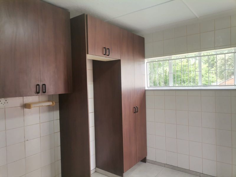 Newly Renovated 3-Bedroom House to Let in Sasolburg Ext 1 - Photo 3