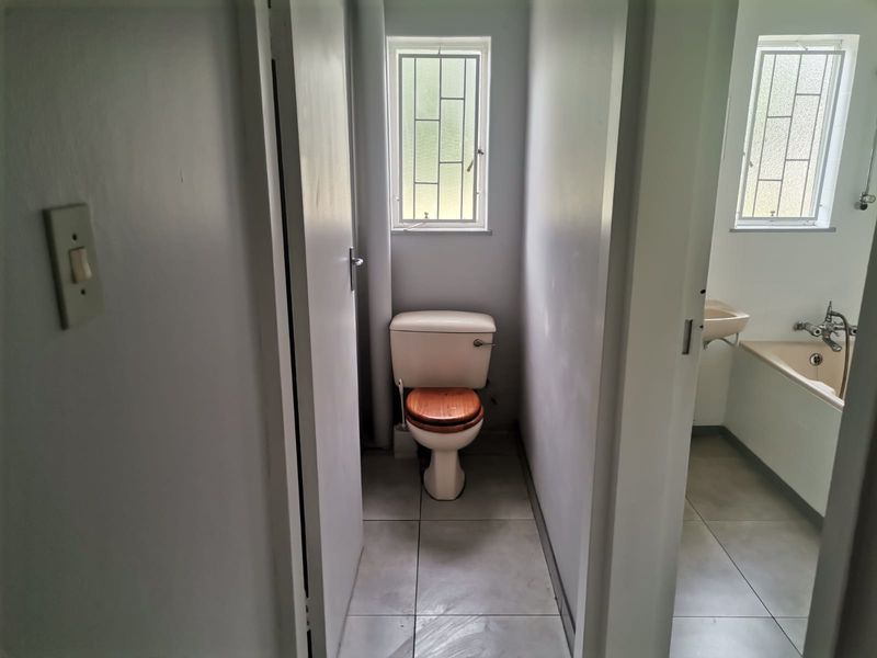 Newly Renovated 3-Bedroom House to Let in Sasolburg Ext 1 - Photo 8