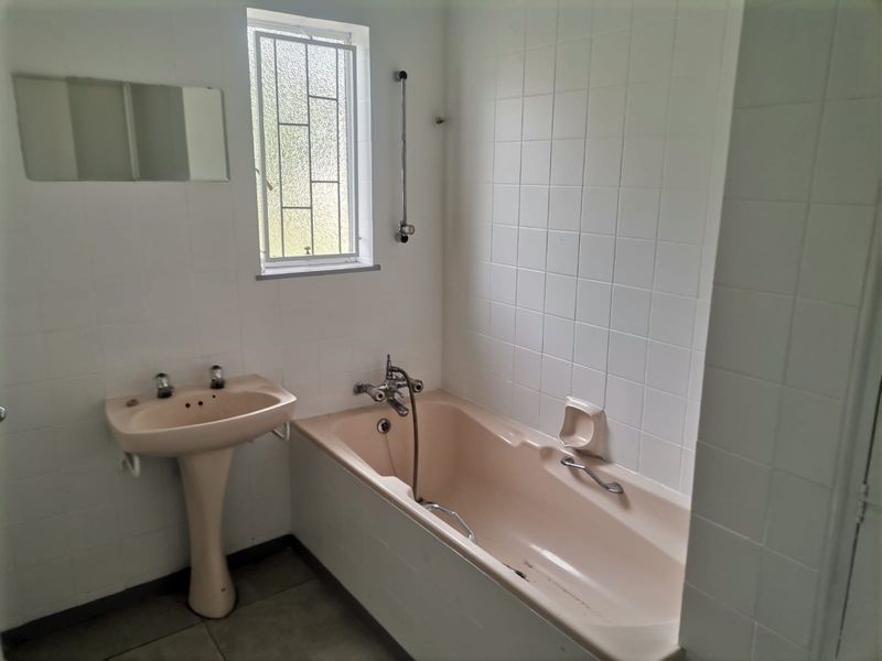 Newly Renovated 3-Bedroom House to Let in Sasolburg Ext 1 - Photo 7