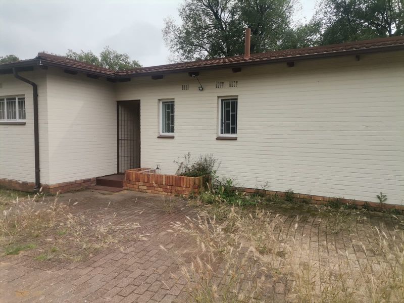 Newly Renovated 3-Bedroom House to Let in Sasolburg Ext 1 - Photo 5