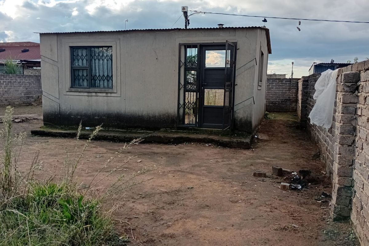 Charming RDP Home in Bophelong – Affordable Living Opportunity - Photo 4