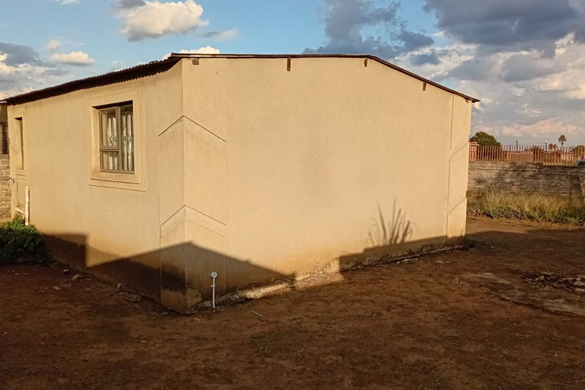 Charming RDP Home in Bophelong – Affordable Living Opportunity - Photo 5