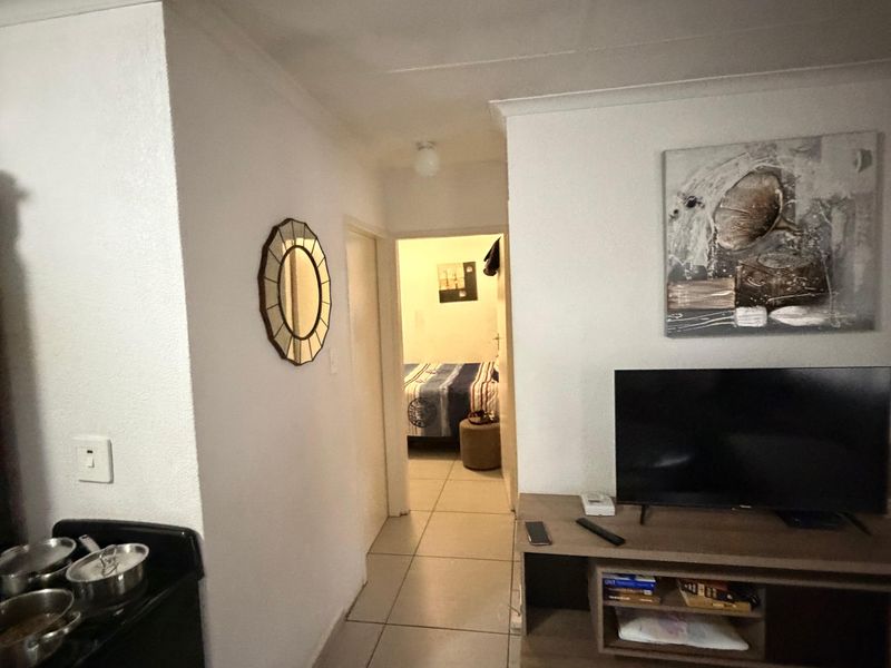 2 Bedroom house for sale in Palm Springs - Photo 10