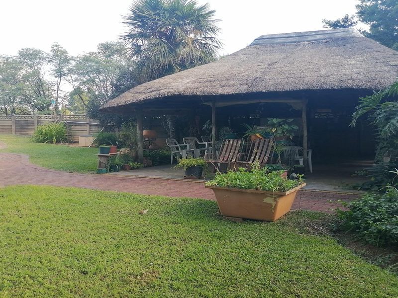 Charming 3-Bedroom Smallholding - Photo 1