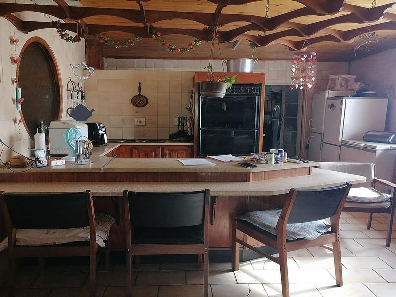 Charming 3-Bedroom Smallholding - Photo 2