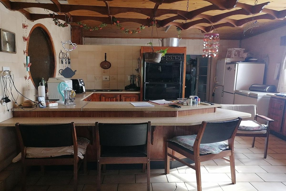 Charming 3-Bedroom Smallholding - Photo 2