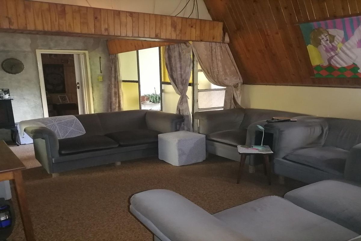 Charming 3-Bedroom Smallholding - Photo 4