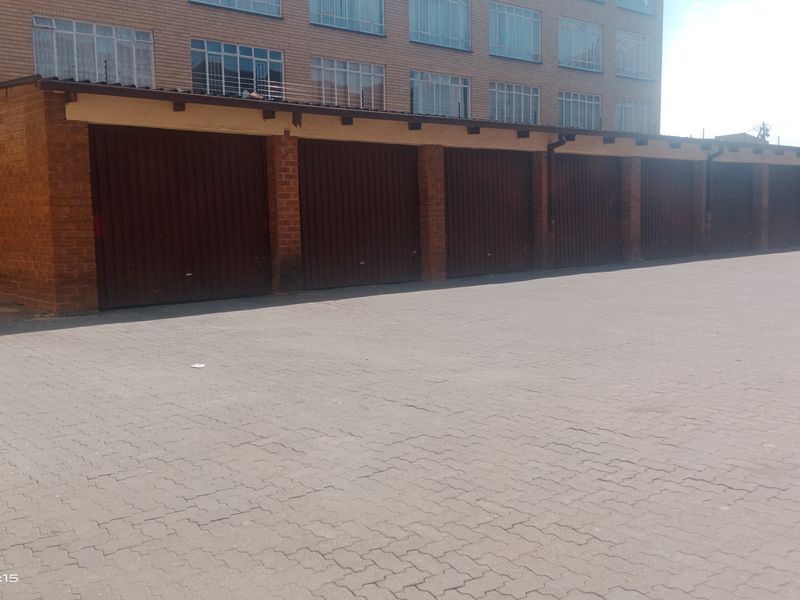 Modern 2-Bedroom Flat in the Heart of Vereeniging CBD – Convenience at Your Doorstep - Photo 3