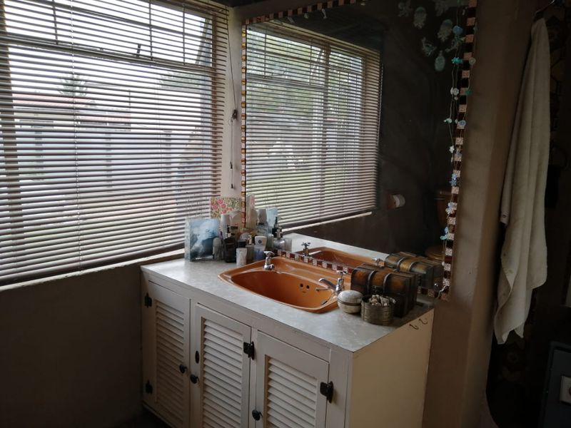 Spacious 3-Bedroom Family Home with Entertainment Area in Sought-After Sonlandpark, Vereeniging! - Photo 9
