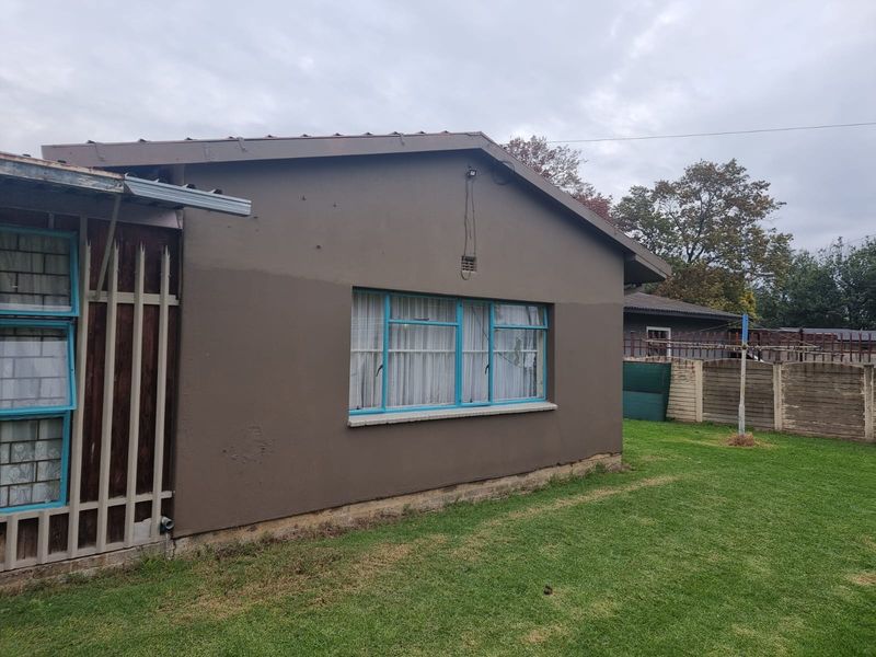 Spacious family home for sale - Photo 1