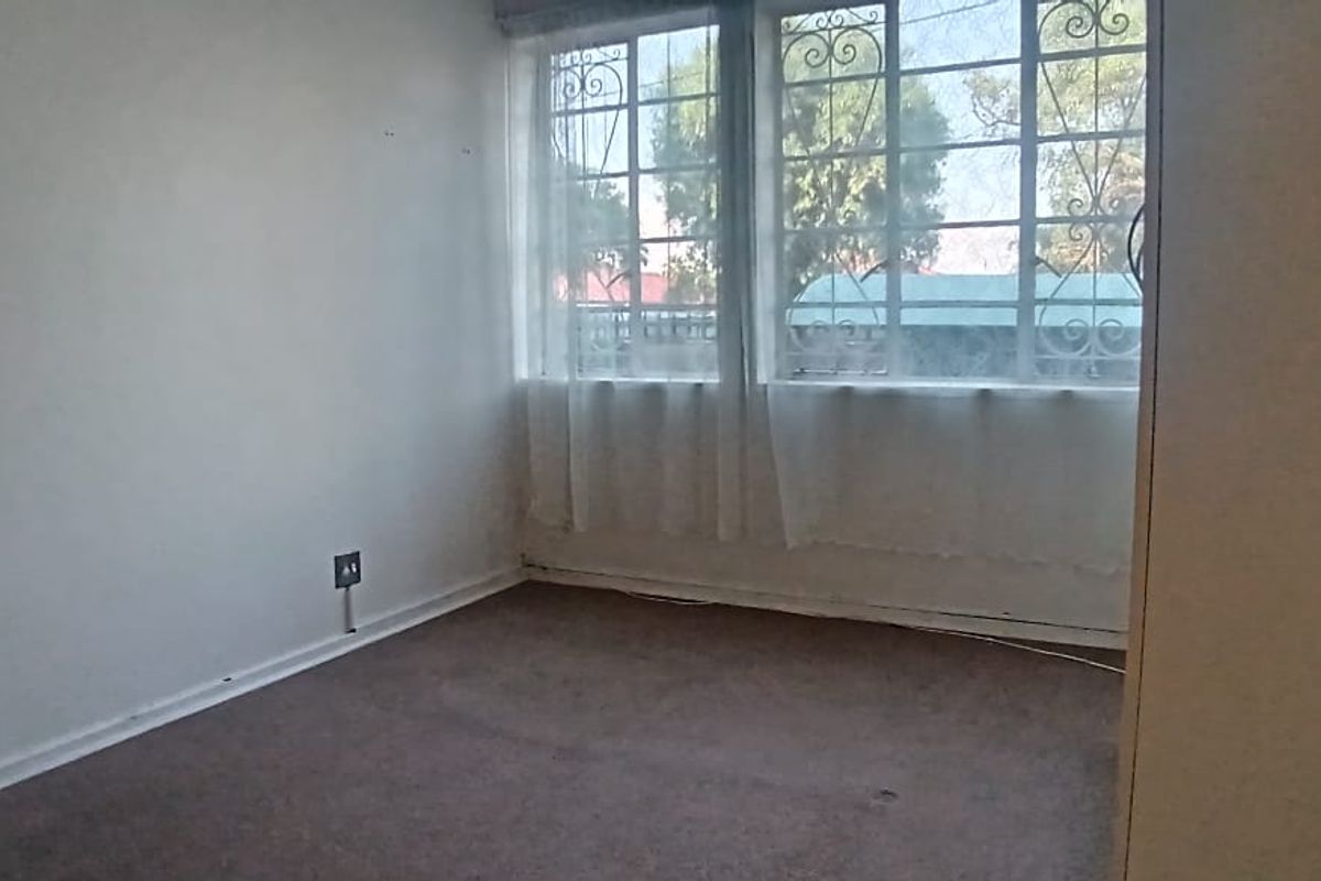 Charming 2-Bedroom House in Neat Complex, Vereeniging - Photo 4