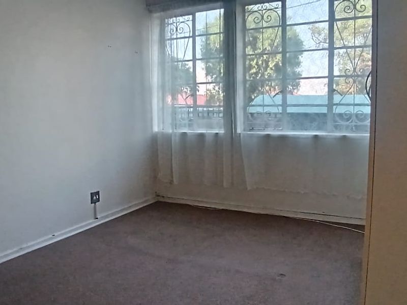 Charming 2-Bedroom House in Neat Complex, Vereeniging - Photo 4