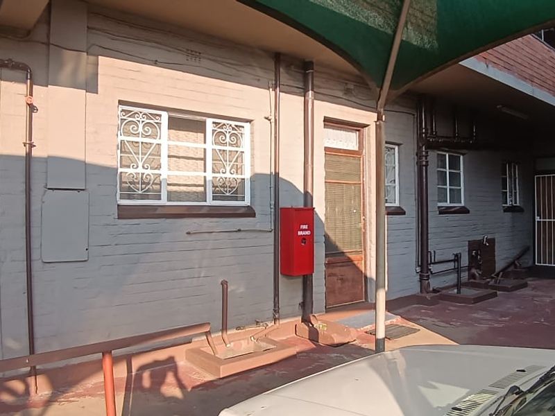 Charming 2-Bedroom House in Neat Complex, Vereeniging - Photo 5