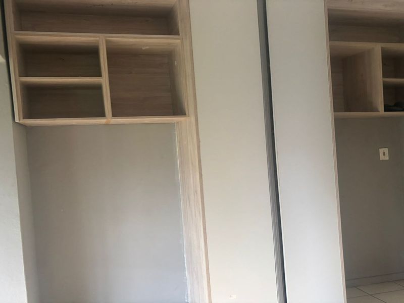 MUST-SELL 3 BEDROOM FAMILY HOME WITH FLATLT - Photo 6