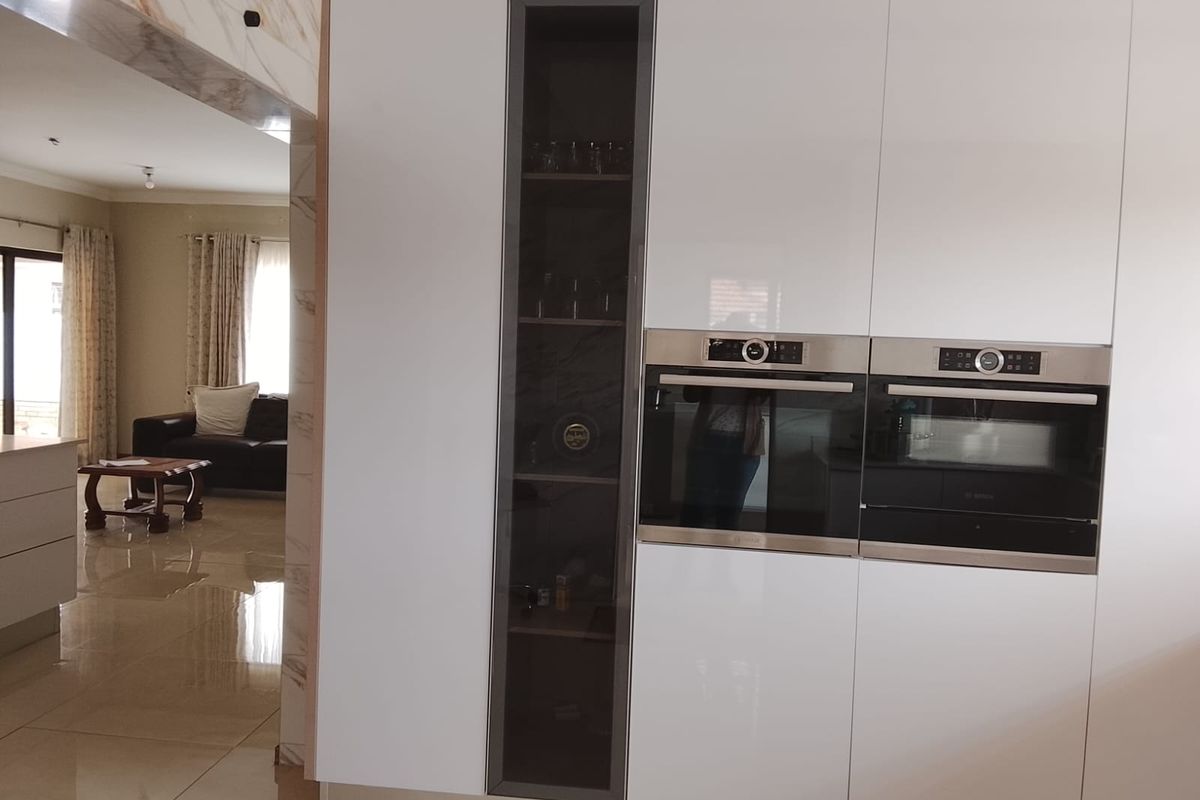 Stunning double-storey home - Photo 2