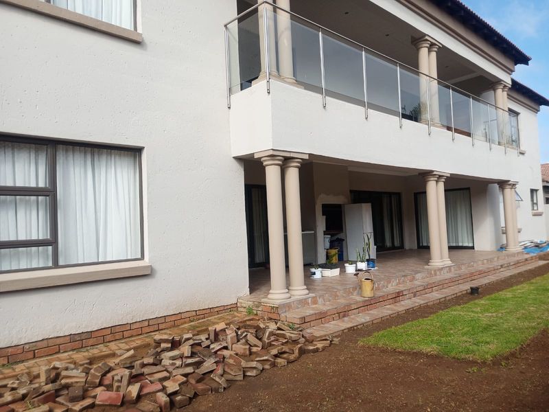 Stunning double-storey home - Photo 1