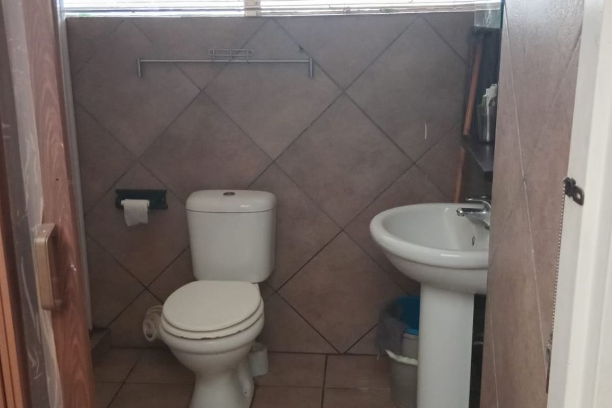 Spacious townhouse for sale - Photo 3