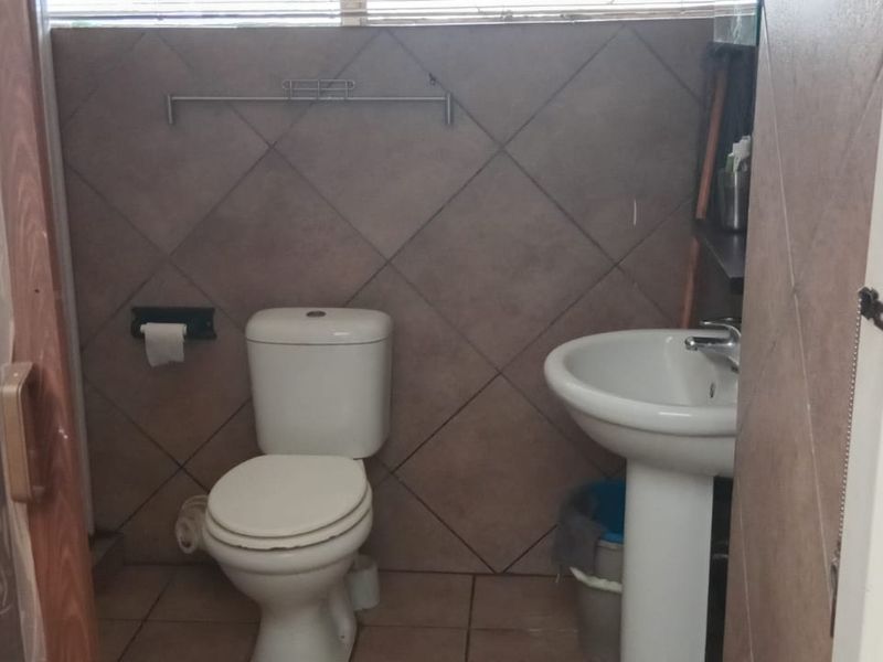 Spacious townhouse for sale - Photo 3