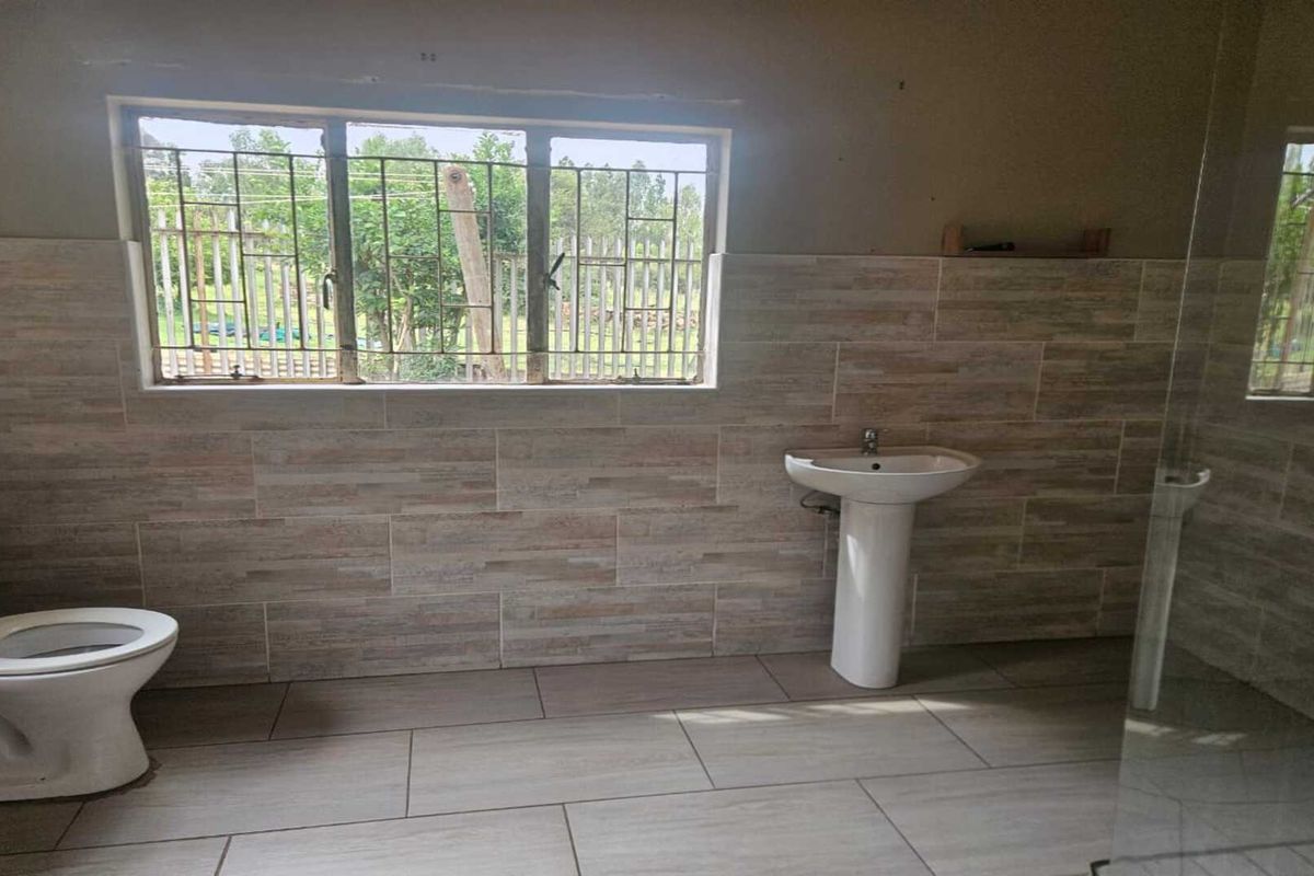 Spacious 4.6 Hectare Smallholding with Endless Potential – Ideal for Country Living & Investment - Photo 5