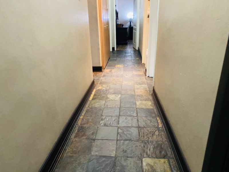 Spacious family home for sale - Photo 2