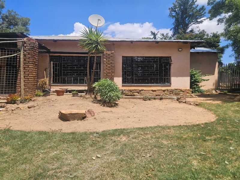 Spacious 4.6 Hectare Smallholding Rental with Modern Open-Plan Living - Photo 9