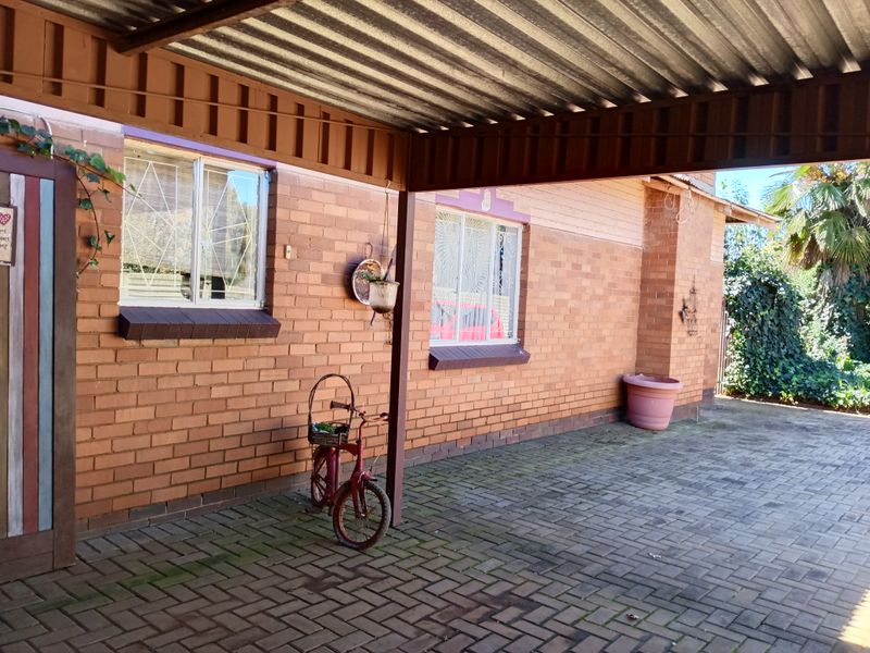 3 Bedroom - Photo 3