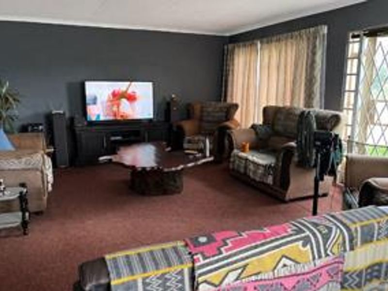 4-Bedroom House for Sale in Ardenwold – With Additional Income Potential! - Photo 3