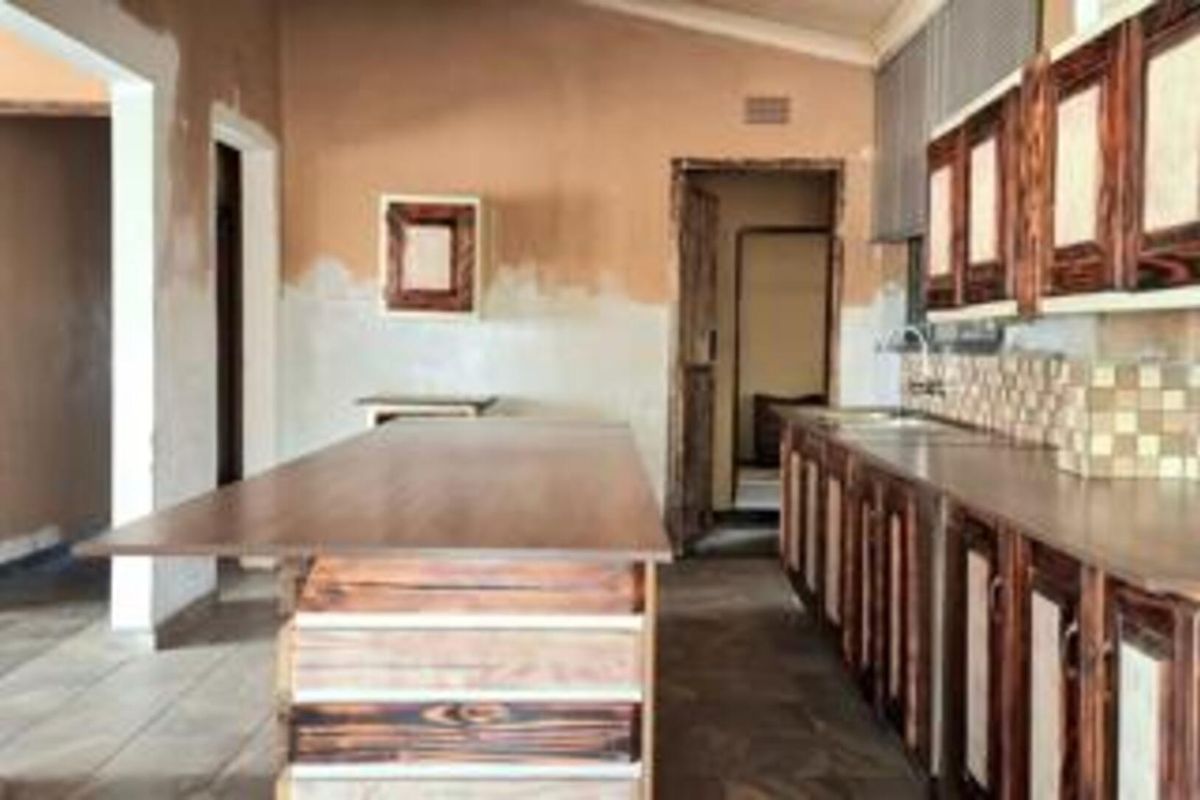 Spacious 4-Bedroom Family Home with Great Potential in a Neat Area - Photo 5
