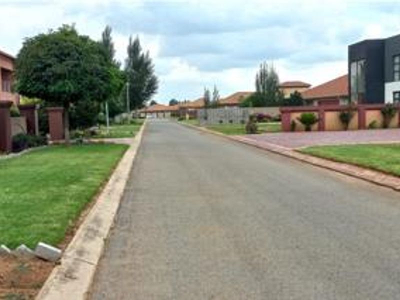 Exceptional Partially Built Home in Prestigious Lifestyle Estate - Photo 10