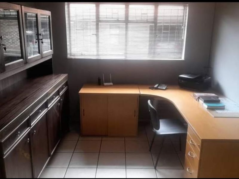 Main House to Let in Private Complex in Se 1 – Peaceful & Secure Living - Photo 4