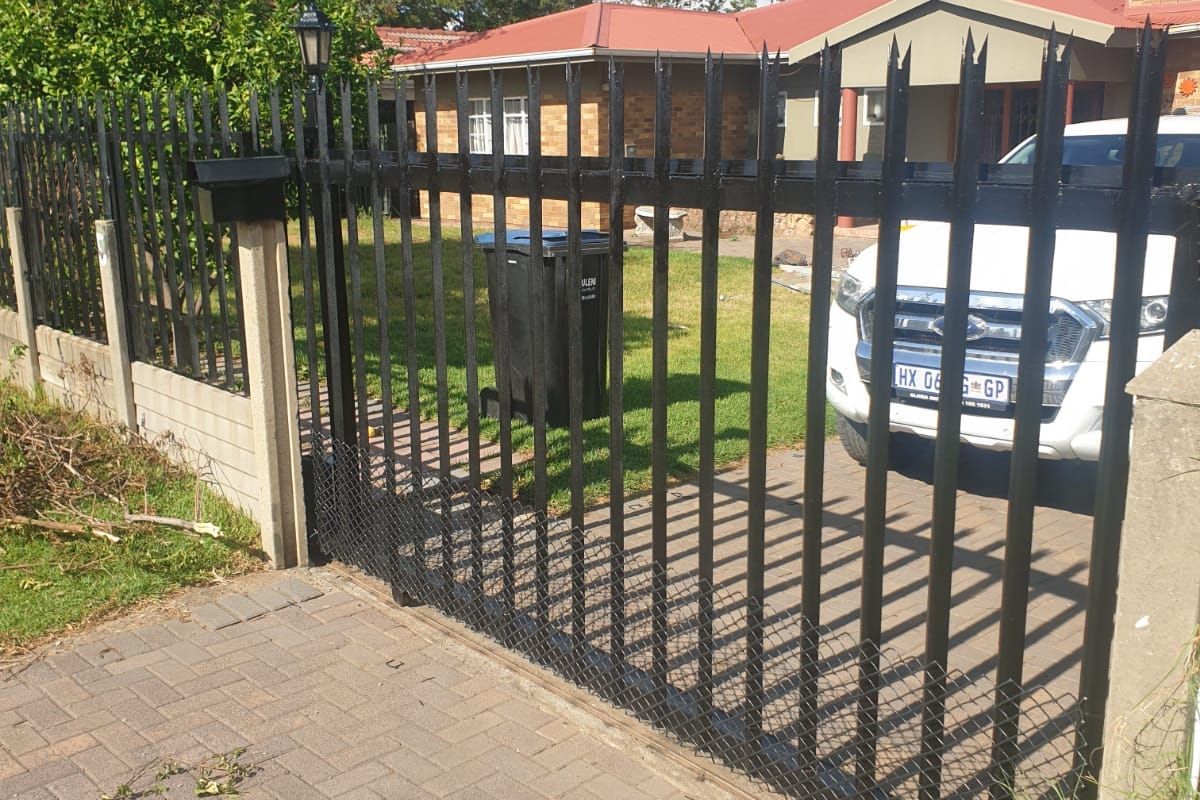 Main House to Let in Private Complex in Se 1 – Peaceful & Secure Living - Photo 2