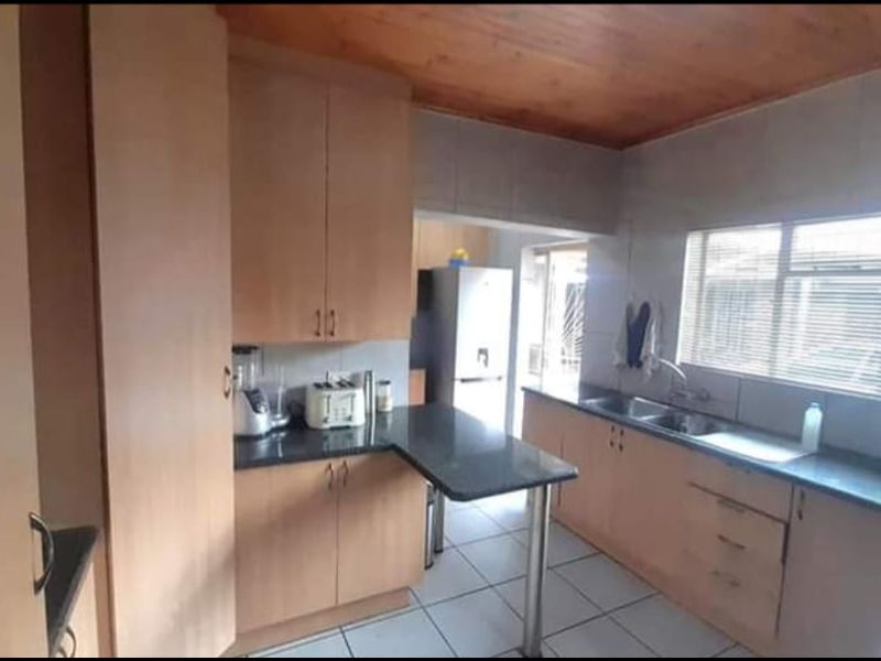 Main House to Let in Private Complex in Se 1 – Peaceful & Secure Living - Photo 5