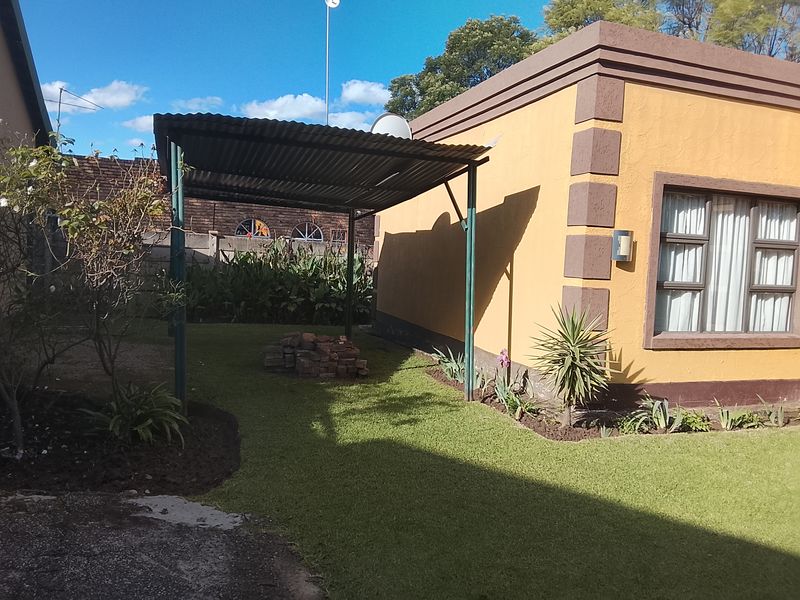 Specious family home with flatlet, borehole and entertainment area - Photo 10