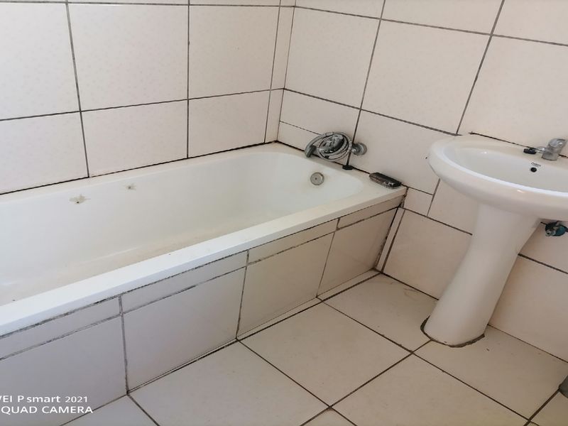 Spacious 3 bedroom house for Sale - Photo 6