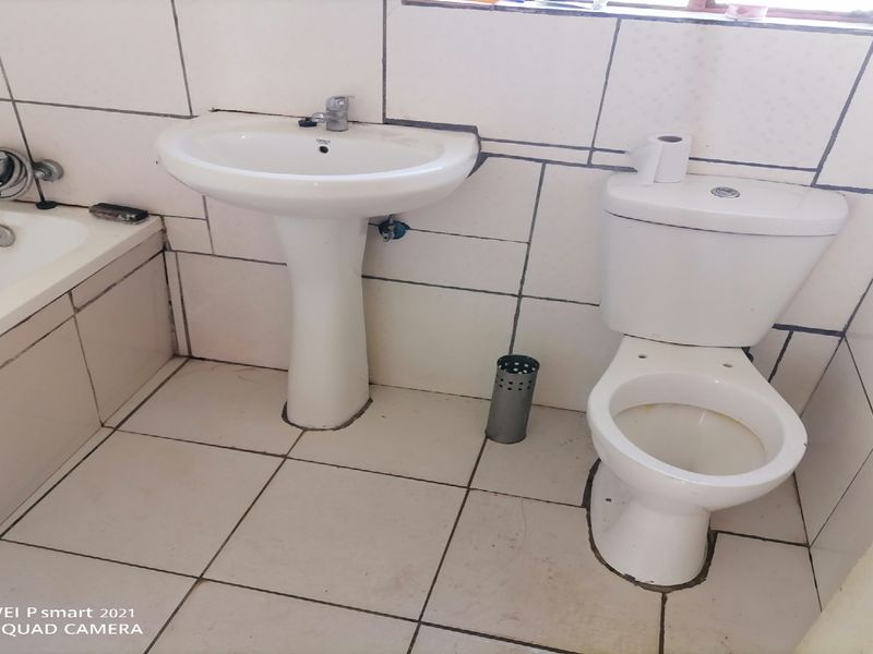 Spacious 3 bedroom house for Sale - Photo 7