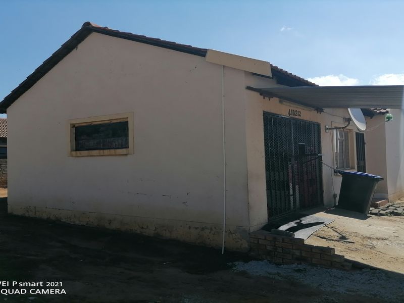 Spacious 3 bedroom house for Sale - Photo 2