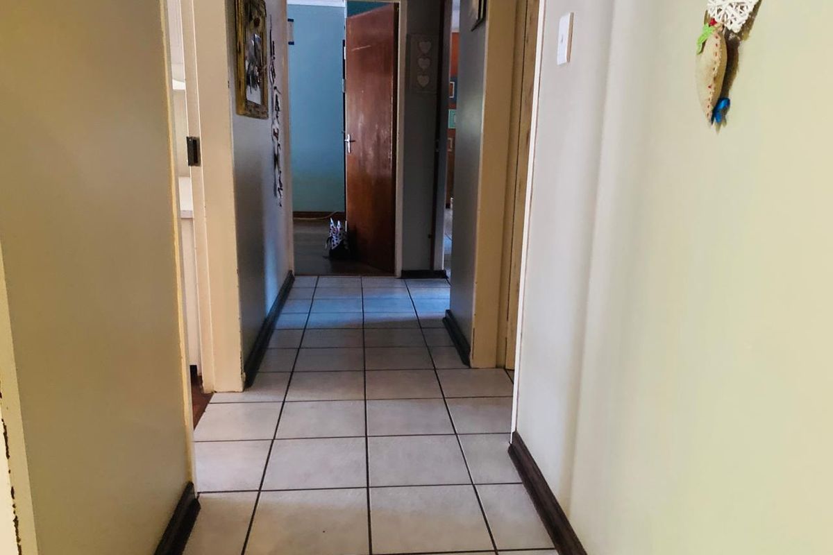 3 bedroom house for sale - Photo 3