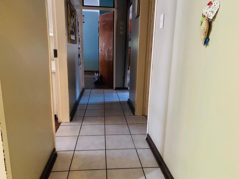 3 bedroom house for sale - Photo 3