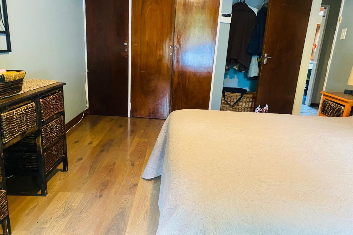3 bedroom house for sale - Photo 2