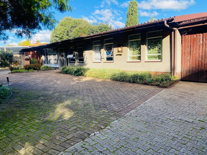 3 bedroom house for sale - Photo 1